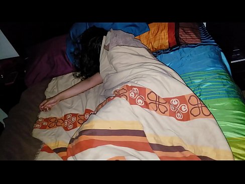 ❤️ Stepson berating rẹ odo stepmother nigba ti o sun. ☑ ni onihoho% yo.hentai-ita.ru% ❌️